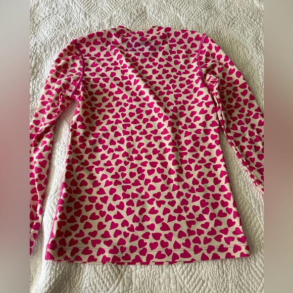 Crew cuts girls rash guard 6/7. Hot pink hearts on ivory background. Nice shape! - Picture 6 of 8